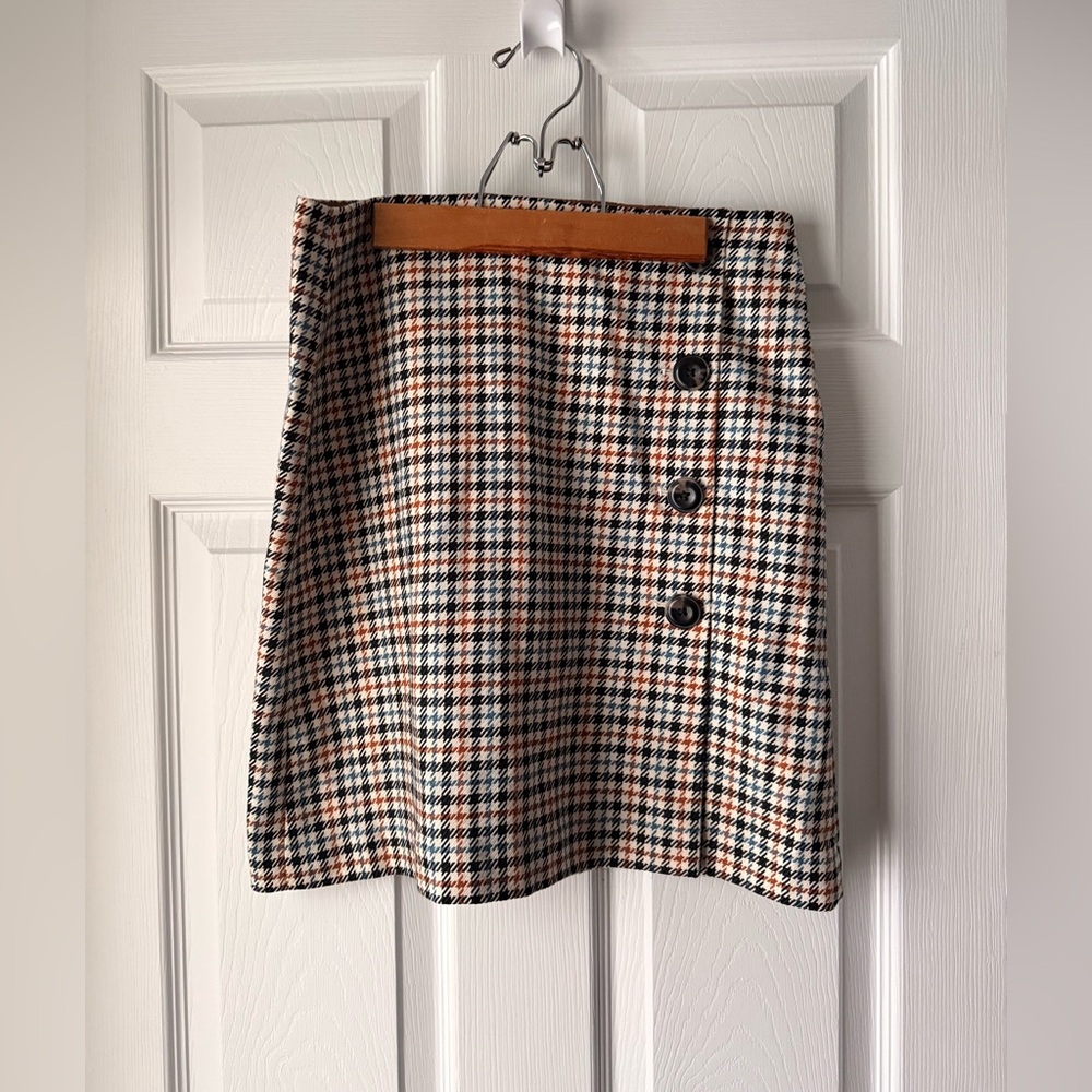 RW&CO. Multi-Color Houndstooth Button-Front Mini Skirt